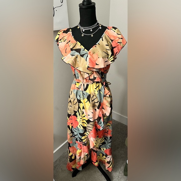 FLORAL DRESS SIZE SMALL - Picture 1 of 6